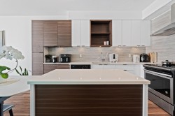 216-5355 Lane Street Burnaby, BC V5H 0H1