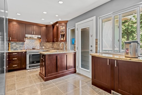 7965 Burnfield Crescent, Burnaby, BC 