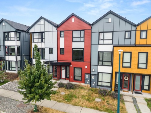 102-3423 Roxton Avenue  Coquitlam, BC V3B 0G7