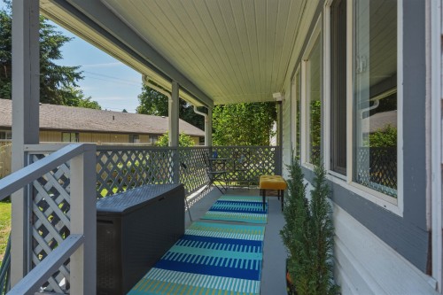 1-4514 Sunshine Coast Highway, Sechelt, BC 