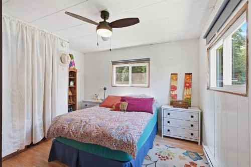 1-4514 Sunshine Coast Highway, Sechelt, BC 