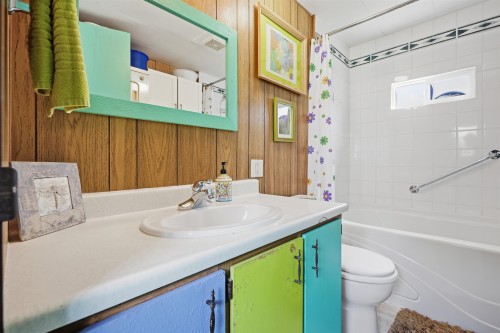 1-4514 Sunshine Coast Highway, Sechelt, BC 