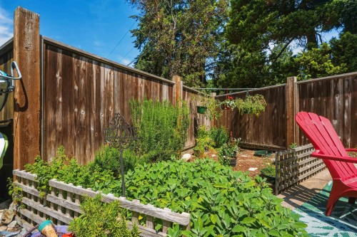 1-4514 Sunshine Coast Highway, Sechelt, BC 