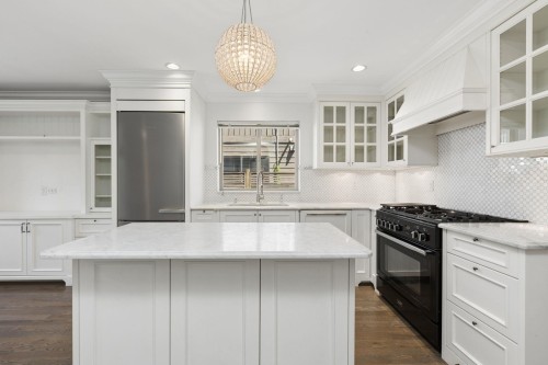 6339 Douglas Street, West Vancouver, BC 