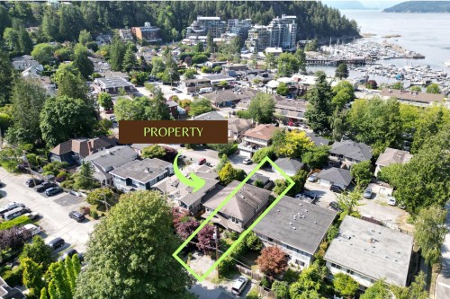 6339 Douglas Street, West Vancouver, BC 