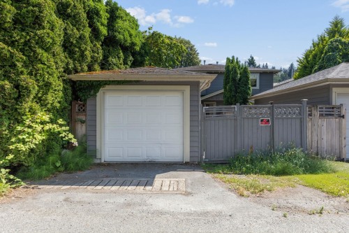 6339 Douglas Street, West Vancouver, BC 