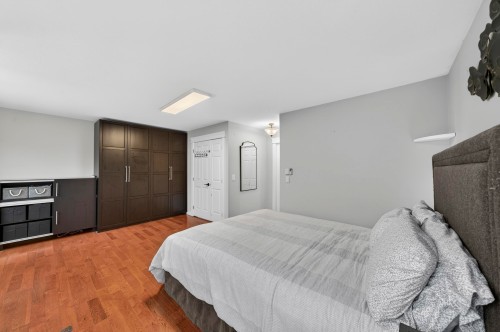 5591 Oliver Drive, Richmond, BC - Indoor Photo Showing Bedroom