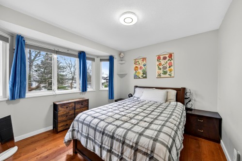 5591 Oliver Drive, Richmond, BC - Indoor Photo Showing Bedroom