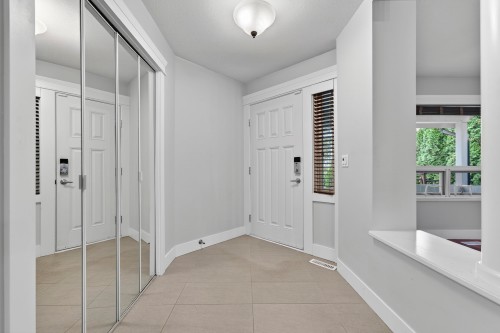 5591 Oliver Drive, Richmond, BC - Indoor Photo Showing Other Room