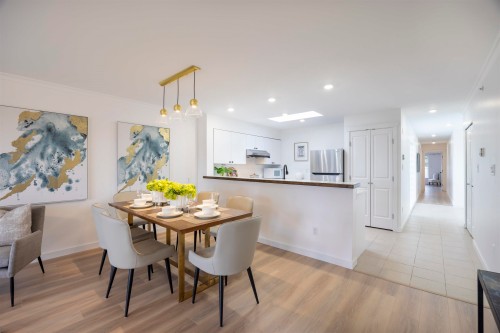 409-3580 41 W, Vancouver, BC - Indoor Photo Showing Dining Room