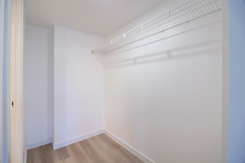 409-3580 41 W, Vancouver, BC - Indoor With Storage