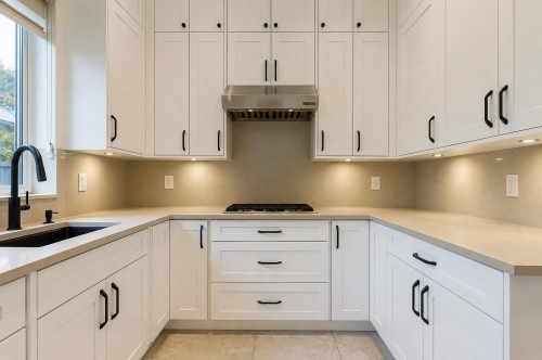 4820 Fortune Avenue, Richmond, BC - Indoor Photo Showing Kitchen