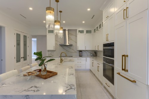 4820 Fortune Avenue, Richmond, BC - Indoor Photo Showing Kitchen