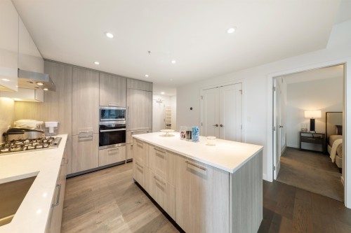 709-8160 Mcmyn Way, Richmond, BC 