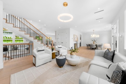 944 Clements Avenue, North Vancouver, BC 