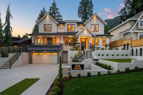 944 Clements Avenue, North Vancouver, BC 