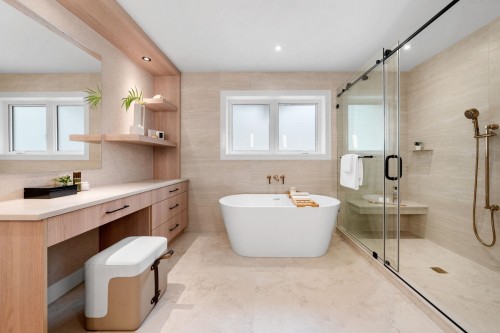 944 Clements Avenue, North Vancouver, BC 