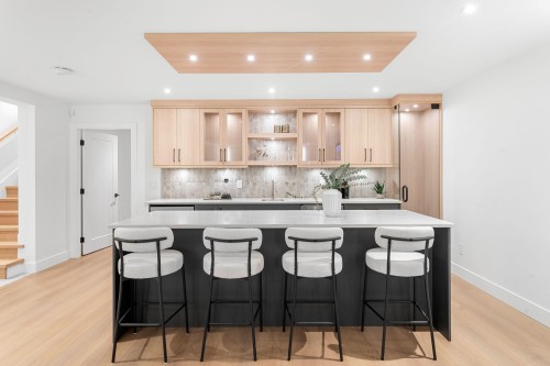 944 Clements Avenue, North Vancouver, BC 