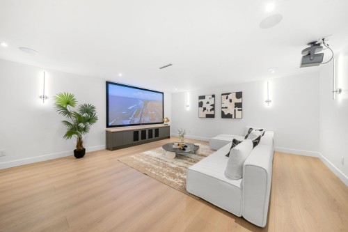 944 Clements Avenue, North Vancouver, BC 