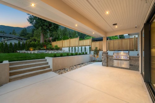 944 Clements Avenue, North Vancouver, BC 
