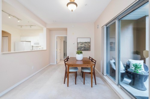 206-678 Queens Road W, North Vancouver, BC 