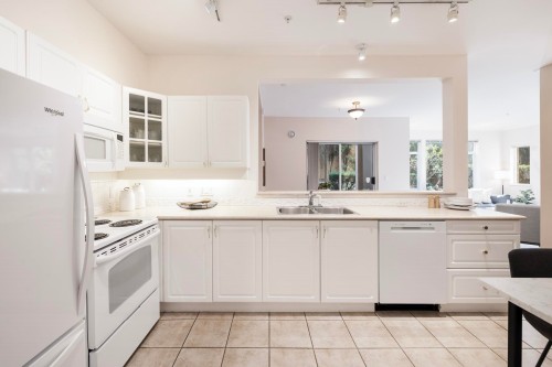 206-678 Queens Road W, North Vancouver, BC 