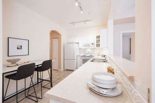 206-678 Queens Road W, North Vancouver, BC 