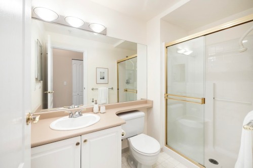 206-678 Queens Road W, North Vancouver, BC 