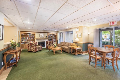 206-678 Queens Road W, North Vancouver, BC 
