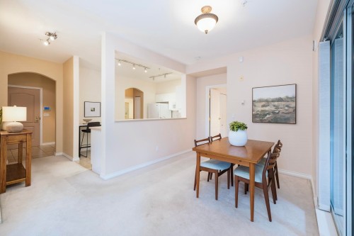 206-678 Queens Road W, North Vancouver, BC 