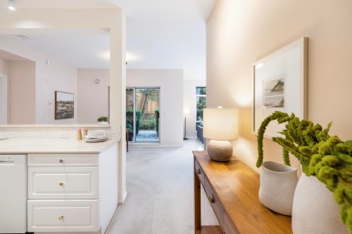 206-678 Queens Road W, North Vancouver, BC 