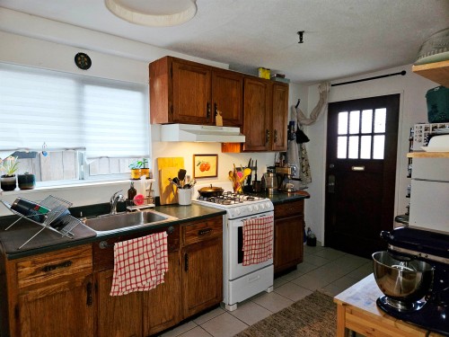 2834 Victoria Drive, Vancouver, BC 