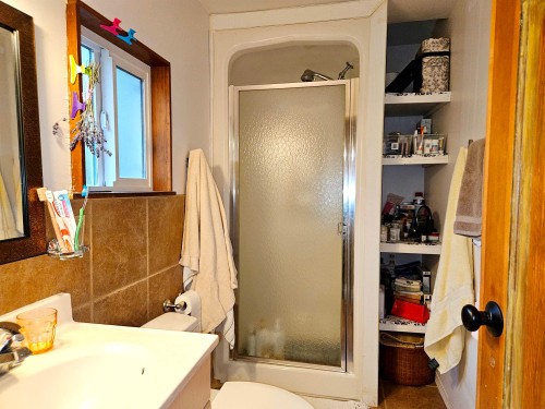 2834 Victoria Drive, Vancouver, BC 
