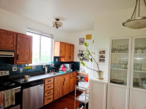 2834 Victoria Drive, Vancouver, BC 