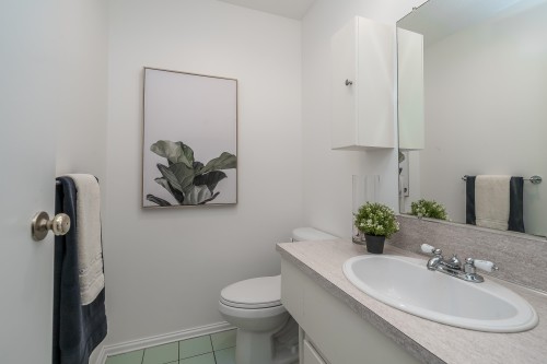 8-7371 Montecito Drive, Burnaby, BC - Indoor Photo Showing Bathroom
