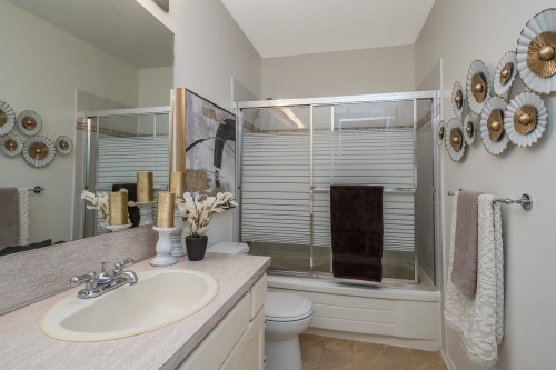 8-7371 Montecito Drive, Burnaby, BC - Indoor Photo Showing Bathroom