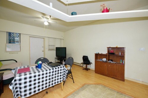 2-862 Broadway E, Vancouver, BC 