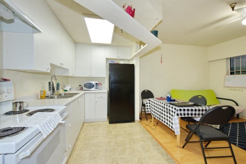 2-862 Broadway E, Vancouver, BC 