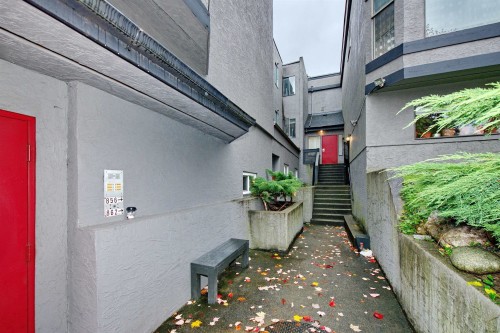 2-862 Broadway E, Vancouver, BC 