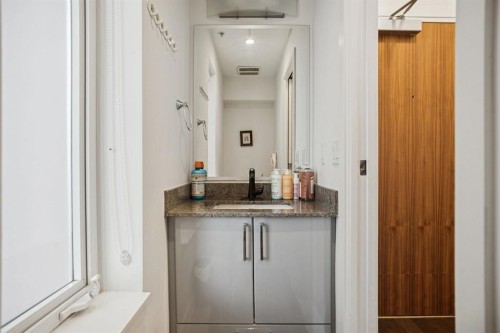 62 1St Avenue W, Vancouver, BC - Indoor