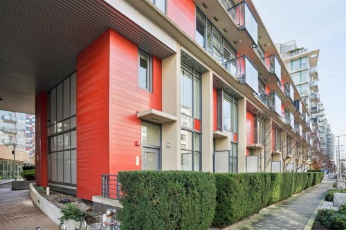 62 1St Avenue W, Vancouver, BC - Outdoor With Exterior