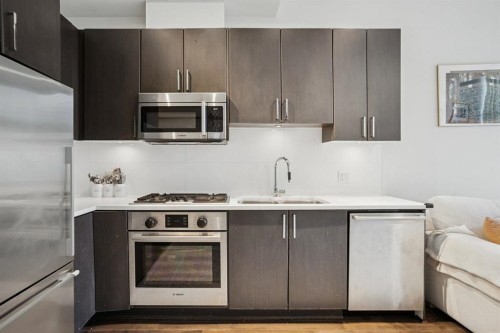 62 1St Avenue W, Vancouver, BC - Indoor Photo Showing Kitchen With Double Sink With Upgraded Kitchen