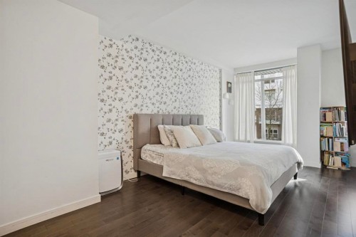 62 1St Avenue W, Vancouver, BC - Indoor Photo Showing Bedroom