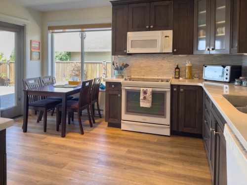 5692 Emily Way, Sechelt, BC 