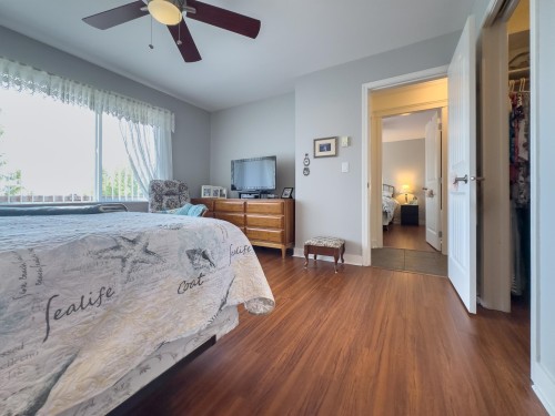 5692 Emily Way, Sechelt, BC 