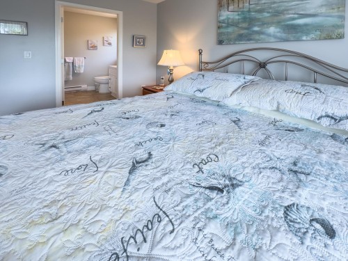 5692 Emily Way, Sechelt, BC 
