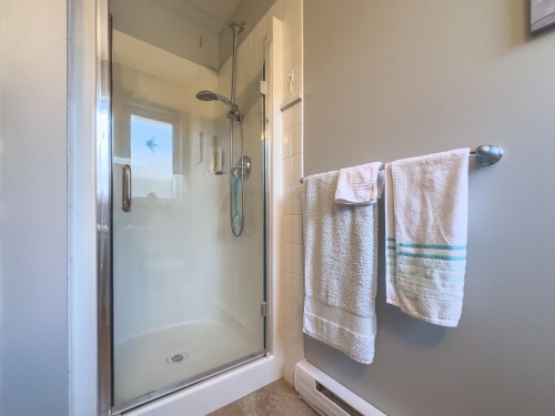 5692 Emily Way, Sechelt, BC 