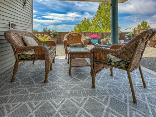 5692 Emily Way, Sechelt, BC 