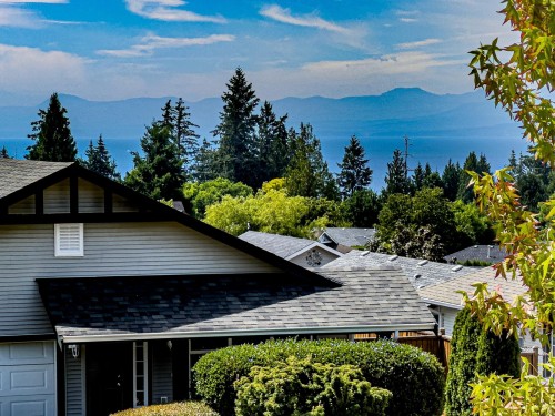 5692 Emily Way, Sechelt, BC 