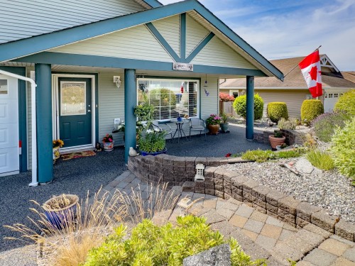 5692 Emily Way, Sechelt, BC 